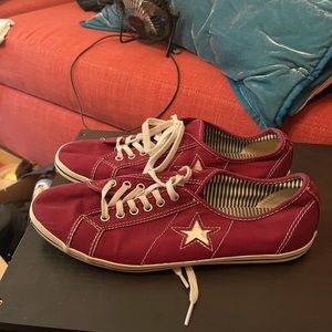 Retro Converse One Star Burgundy Sneakers